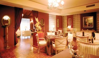 Hotel Royal By Rex Resorts