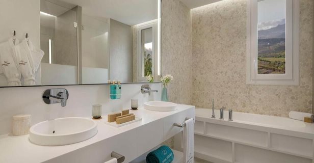 Hotel Royal Hideaway Corales Suites