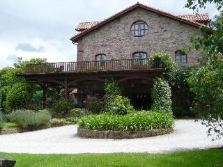 Hotel Rural El Jardin De Carrejo - Cabezon De La Sal ...