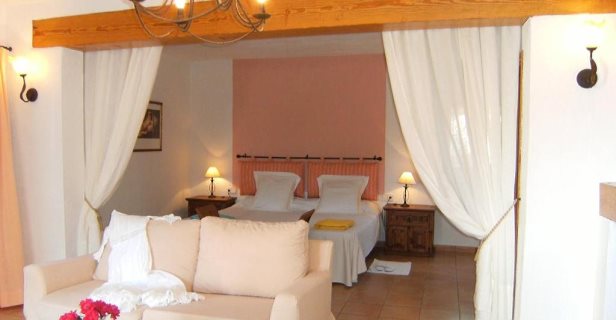 Hotel Rural Villa Can Maries