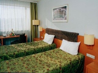 Hotel Rushotel