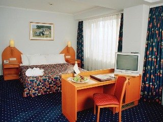 Hotel Rushotel