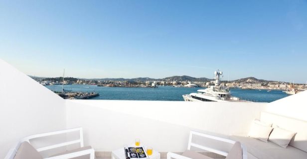 Hotel Ryans La Marina