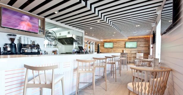 Hotel Ryans La Marina