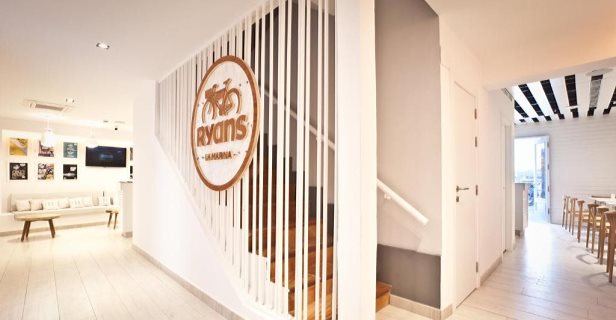 Hotel Ryans La Marina