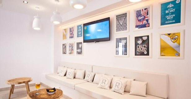 Hotel Ryans La Marina