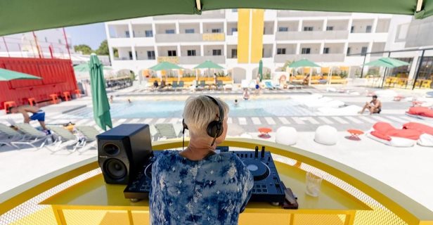 Hotel Ryans Lolas