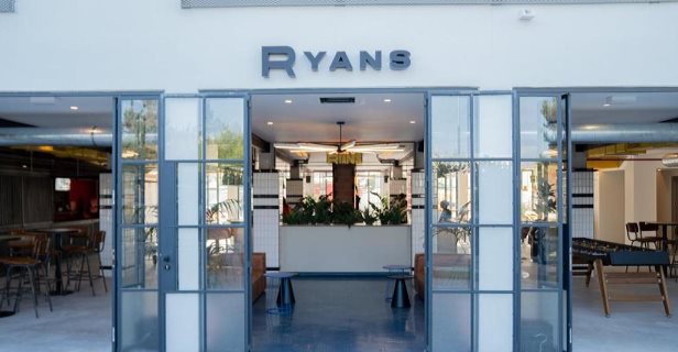 Hotel Ryans Lolas