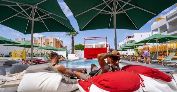 Hotel Ryans Lolas