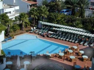 Hotel S