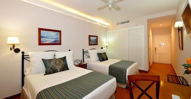 Hotel Salobreña Suites
