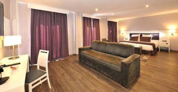 Hotel Salobreña Suites