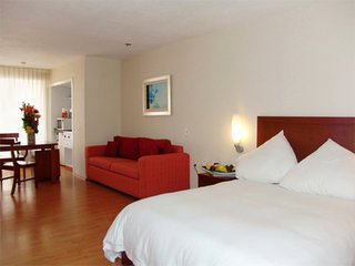 Hotel San Marino Suites