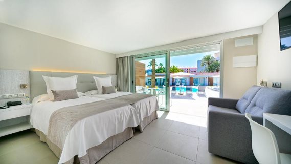 Hotel Sanom Beach Resort