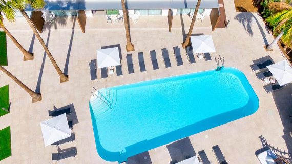 Hotel Sanom Beach Resort