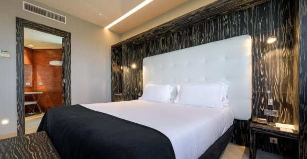 Hotel Santos Maydrit Airport