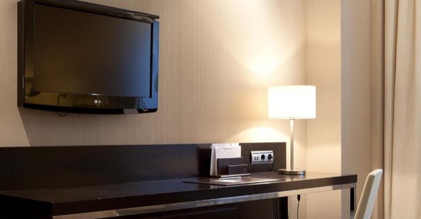 Hotel Santos Maydrit Airport