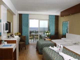 Hotel Sea World Resort & Spa