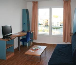 Hotel Séjours & Affaires Reims Clairmarais
