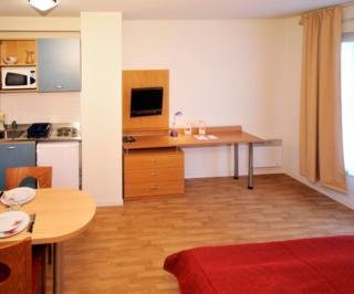 Hotel Séjours & Affaires Reims Clairmarais