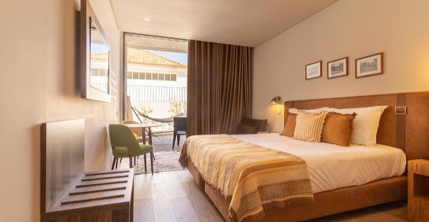 Hotel Selina Evora