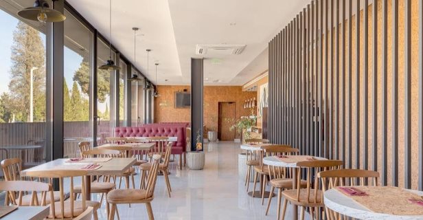 Hotel Selina Evora