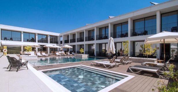 Hotel Selina Evora