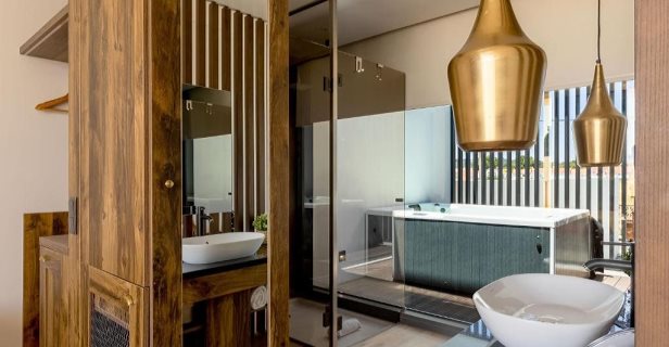 Hotel Selina Evora