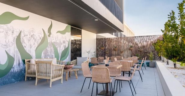 Hotel Selina Evora