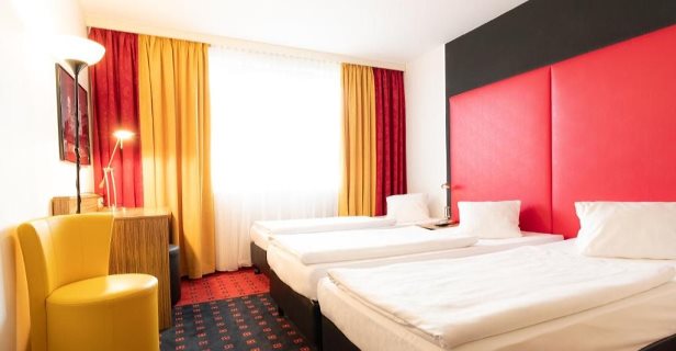 Hotel Senator