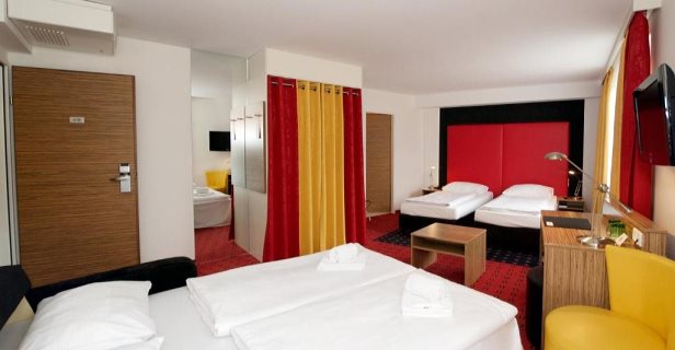 Hotel Senator