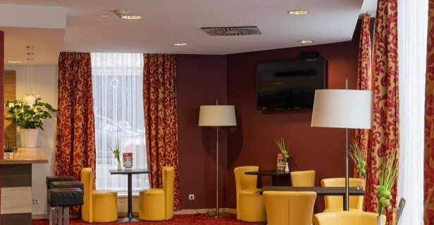 Hotel Senator