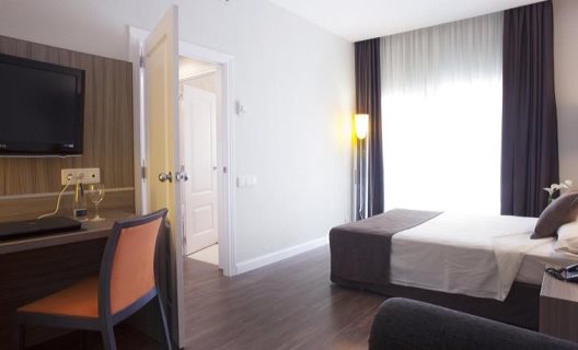 Hotel Serrano