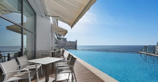 Hotel Sesimbra Oceanfront