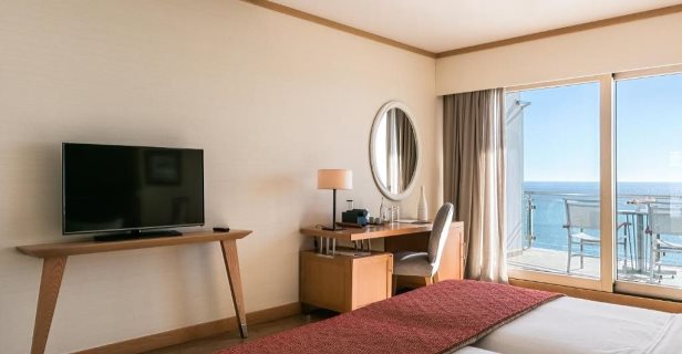 Hotel Sesimbra Oceanfront