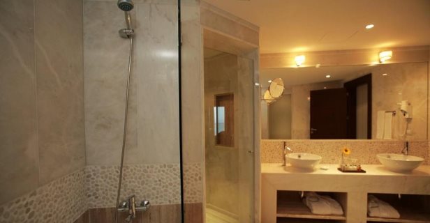 Hotel Sesimbra Oceanfront
