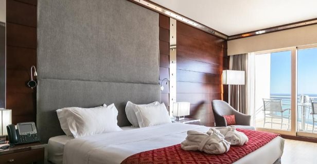 Hotel Sesimbra Oceanfront