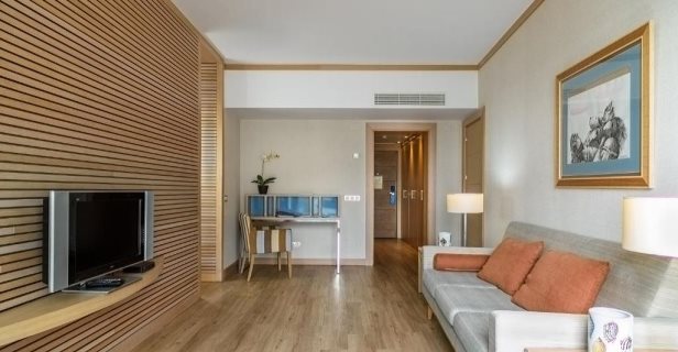 Hotel Sesimbra Oceanfront