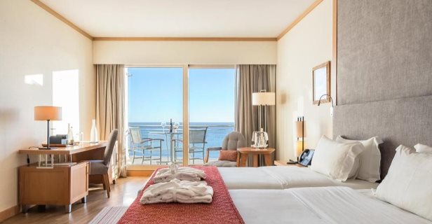 Hotel Sesimbra Oceanfront