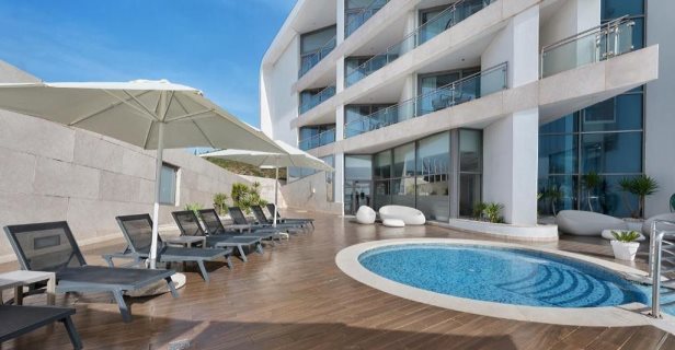 Hotel Sesimbra Oceanfront