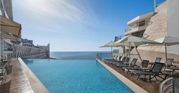 Hotel Sesimbra Oceanfront