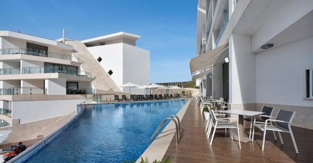 Hotel Sesimbra Oceanfront