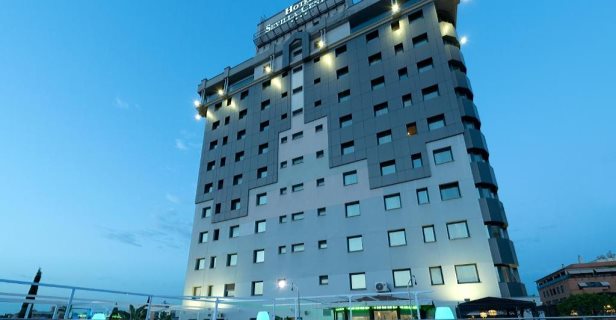 Hotel Sevilla Center