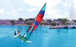 Hotel Shaw Park Beach & Suites