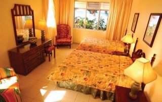 Hotel Shaw Park Beach & Suites