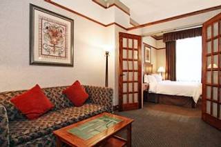 Hotel Silversmith & Suites