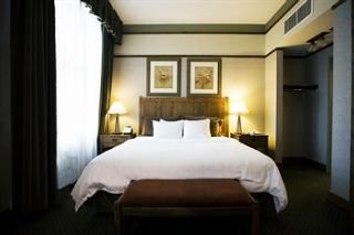 Hotel Silversmith & Suites