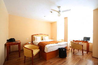Hotel Six Inn