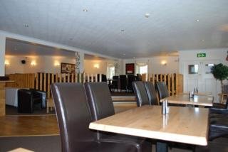 Hotel Sky Plaza Cardiff Airport