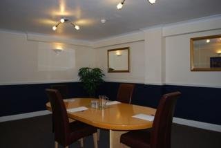 Hotel Sky Plaza Cardiff Airport
